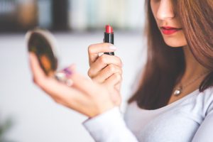 Czerwona szminka- zawsze modna!